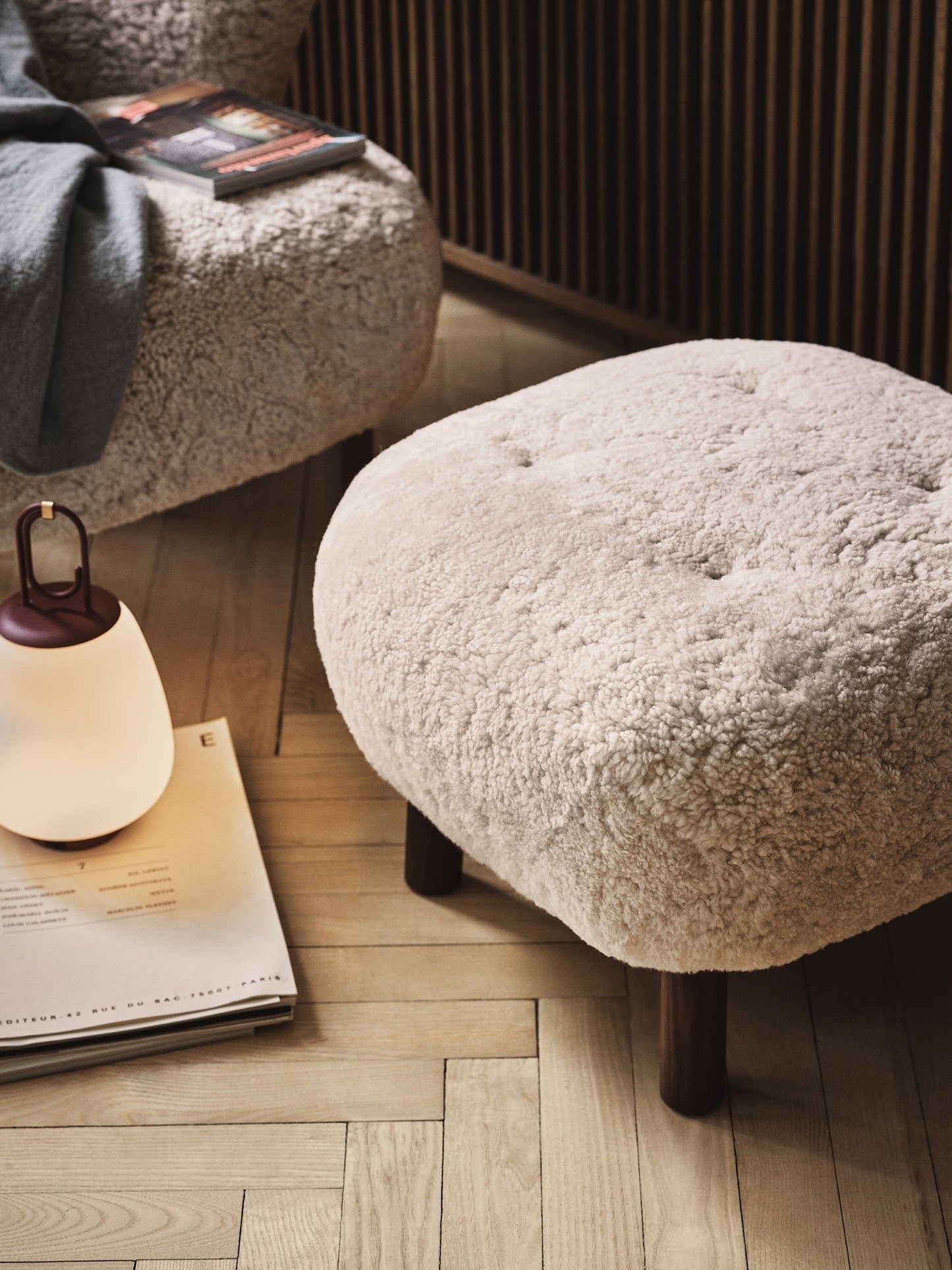 LUMINAIRE – Elegant Outdoor Patio Lantern for Cozy Gatherings