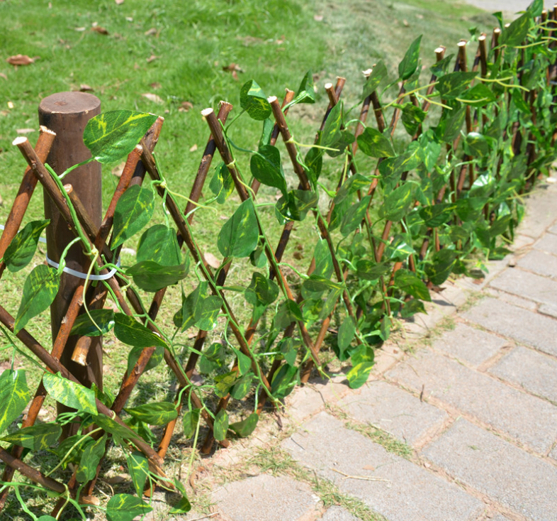 Flexible Ivy Privacy Screen for Balconies