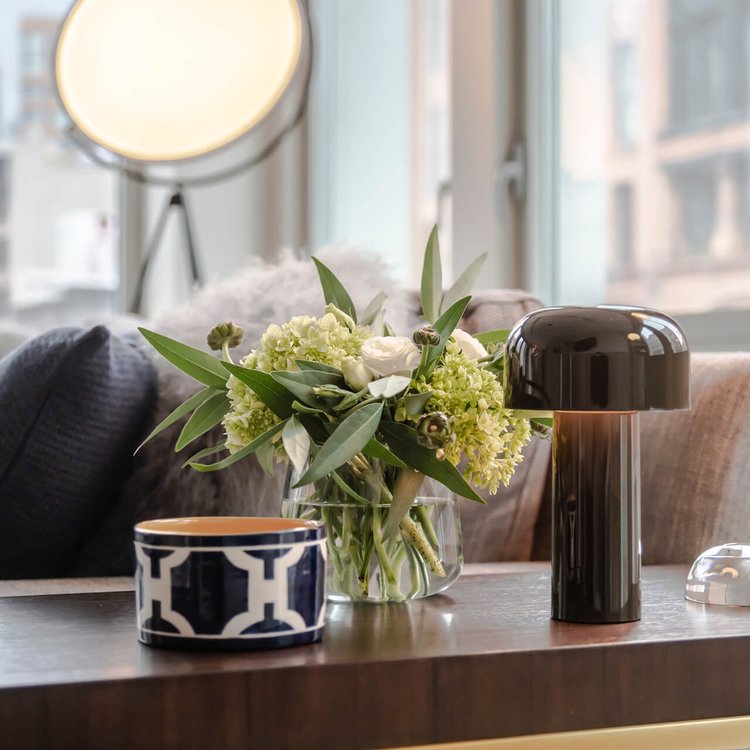 LUMINAIRE – Versatile LED Table Lamp with Dimming Options