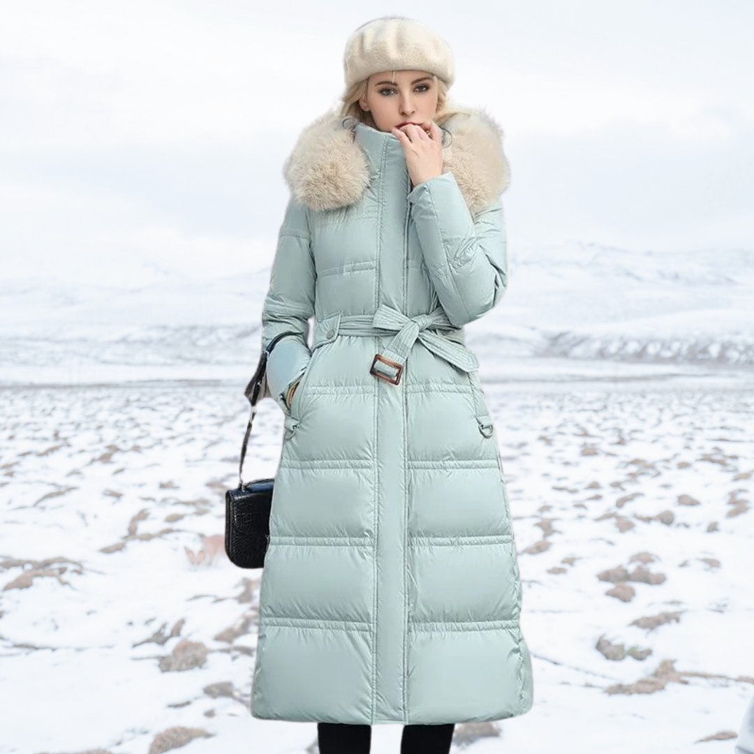 Luxurious Women's Winter Coat with Faux Fur