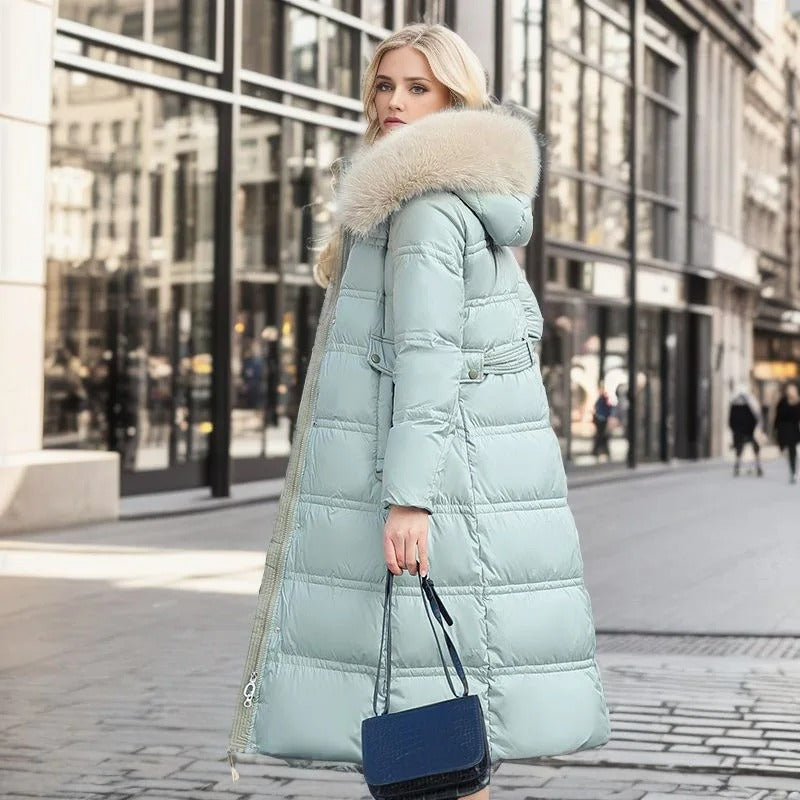 Luxurious Women's Winter Coat with Faux Fur