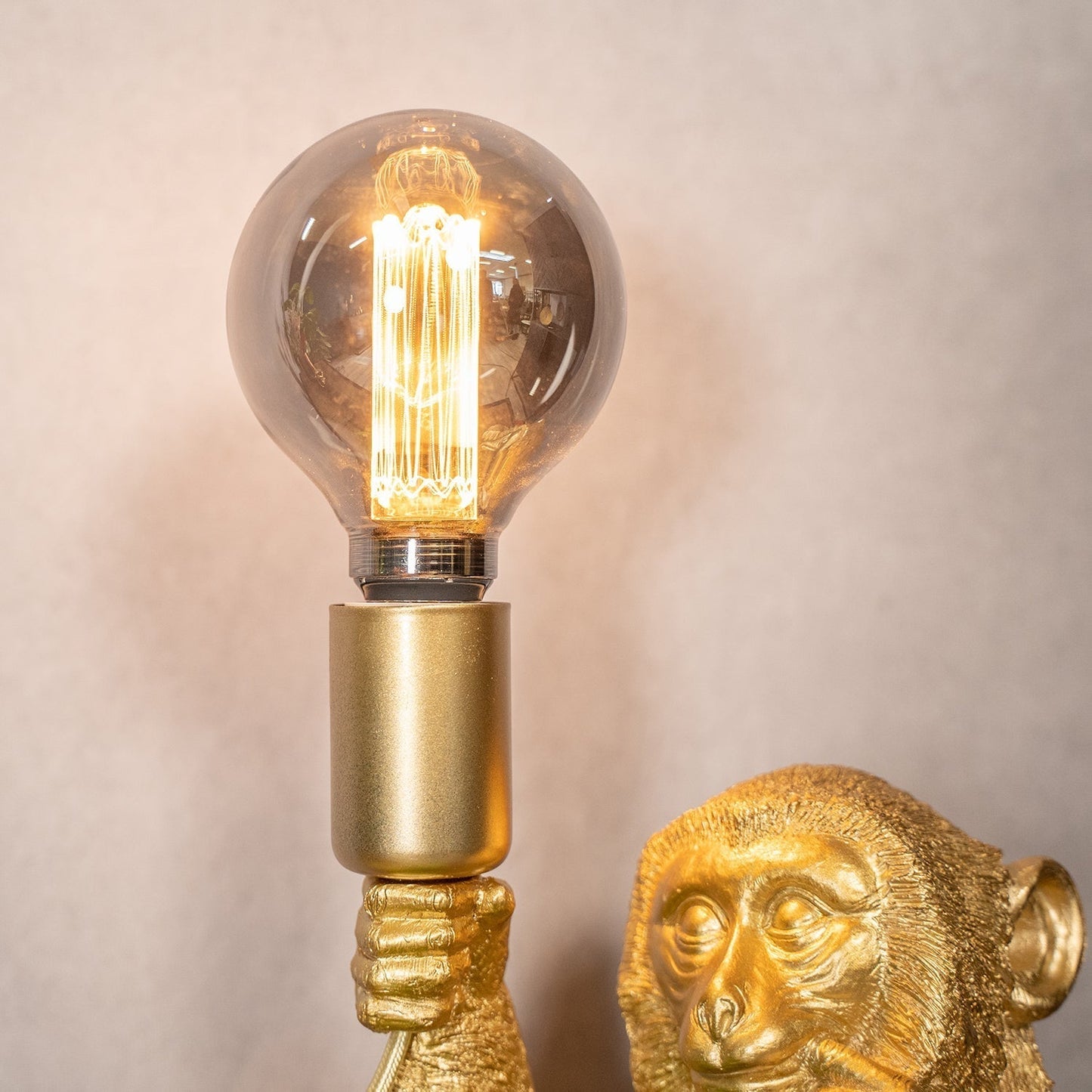 GOLDEN GORILLA – Luxurious Monkey Table Lamp