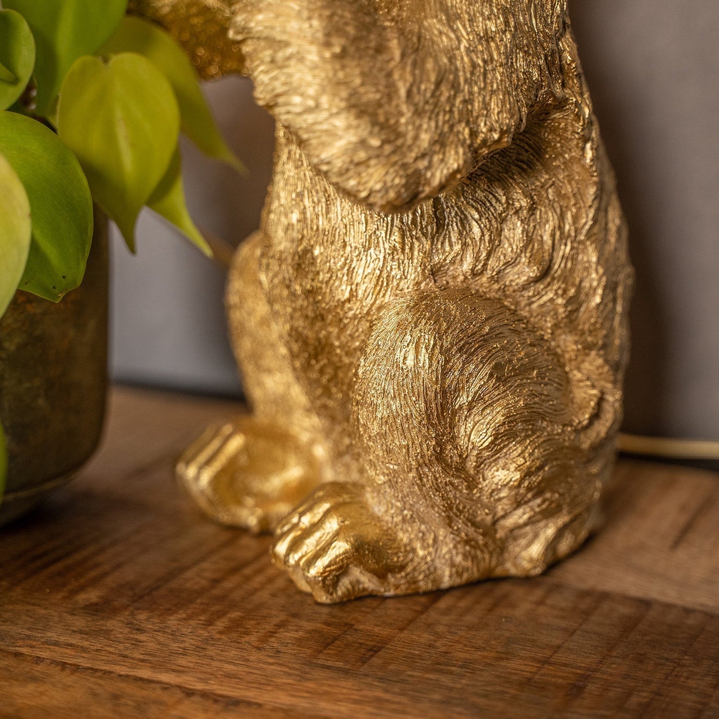GOLDEN GORILLA – Luxurious Monkey Table Lamp