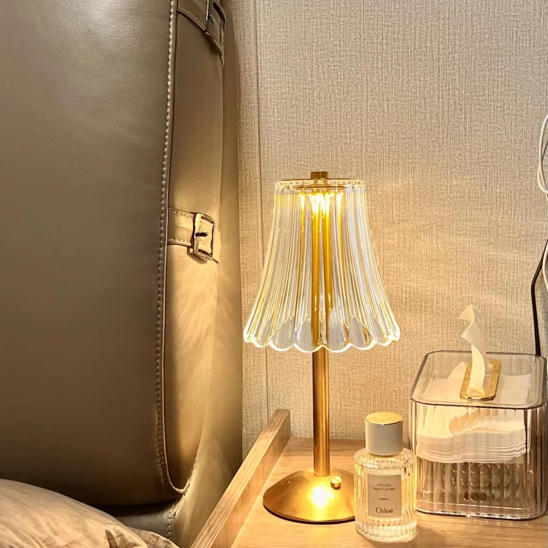 LUMINAIRE – Elegant Retro LED Table Lamp