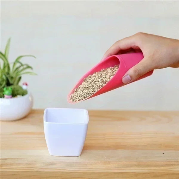 Ergonomic Plastic Planting Shovel for Easy Gardening