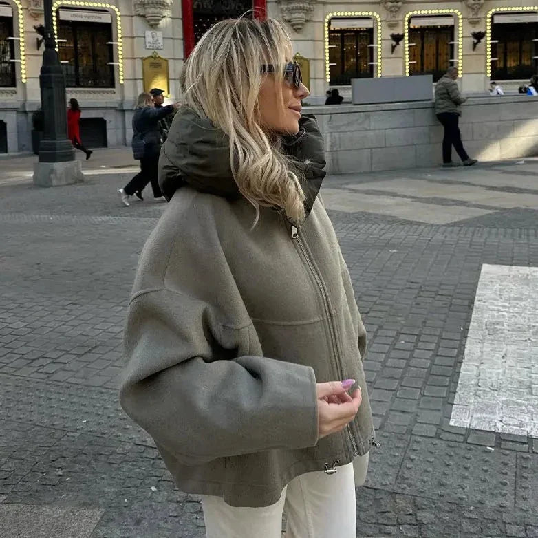 Cozy Casual Women's Hoodie - Stylish Comfort