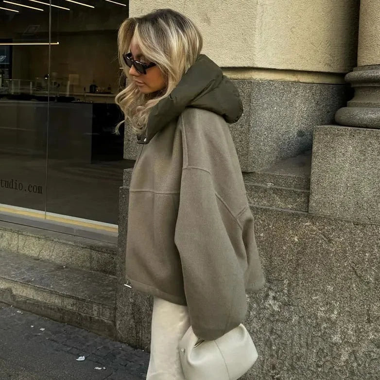 Cozy Casual Women's Hoodie - Stylish Comfort