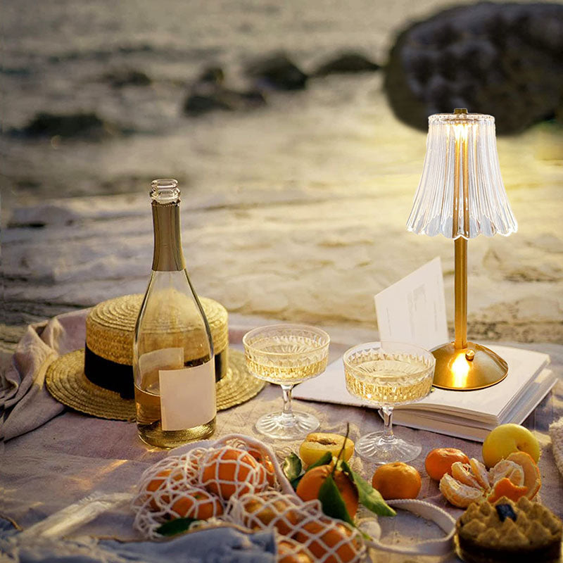 LUMINAIRE – Elegant Retro LED Table Lamp