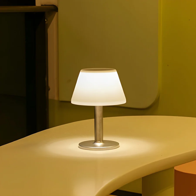 LUMINAIRE – Chic Solar Table Lamp for Outdoors