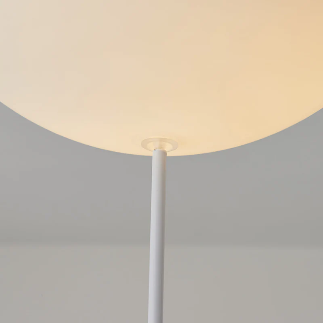 LUNARIS – Enchanting Astronaut Ceiling Light for Kids