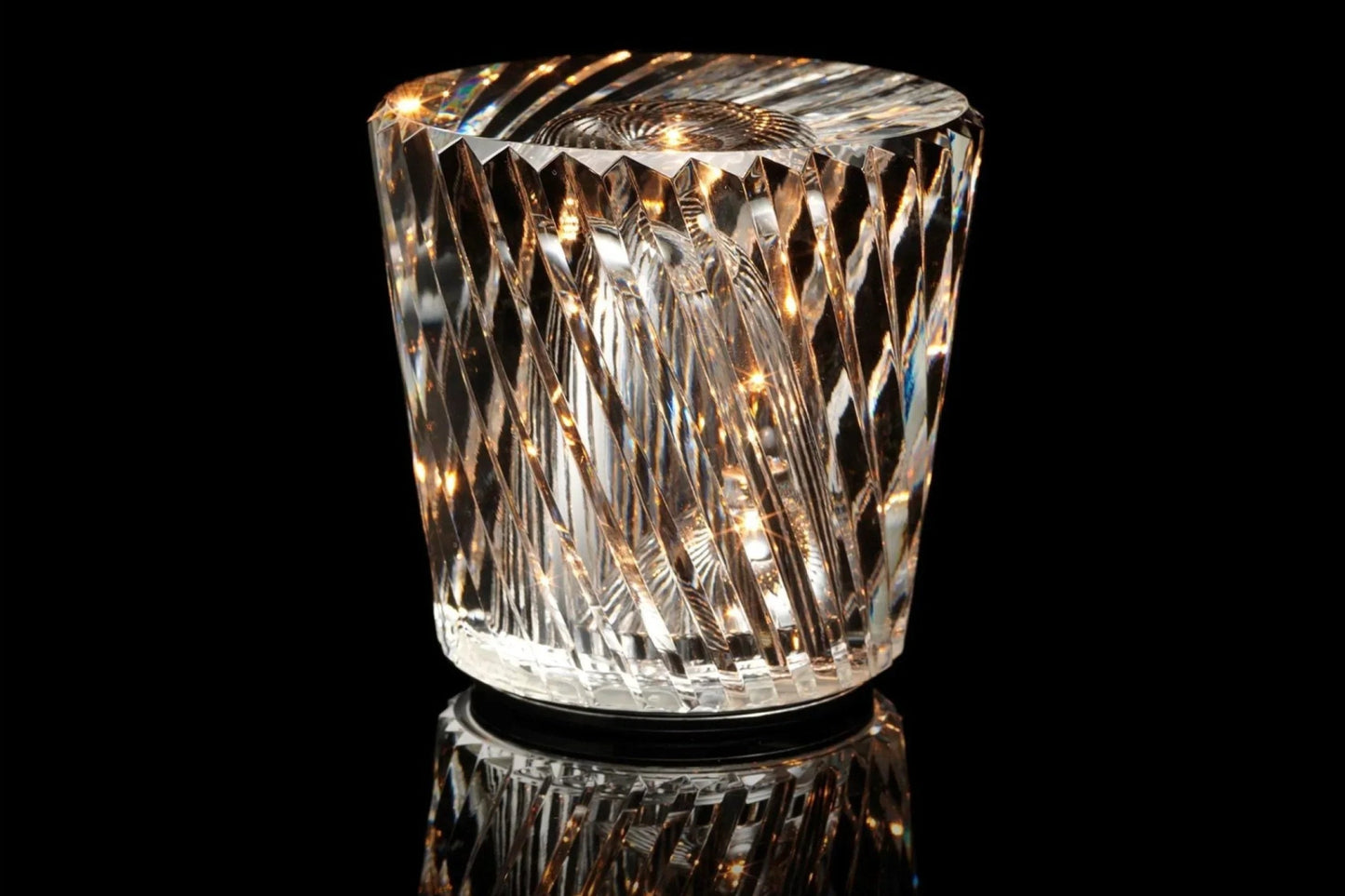 LUMINAIRE – Elegant Rechargeable Crystal Table Lamp