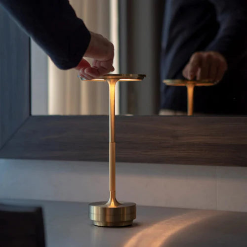 LUMINOUS – Modern Wireless Smart Table Lamp