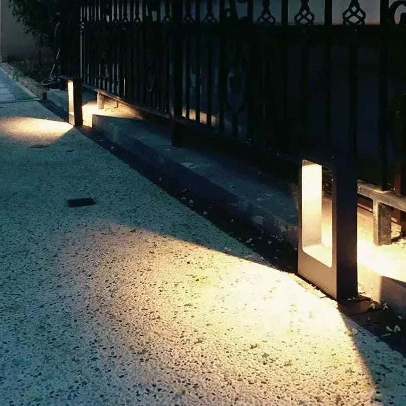 LUMINAIRE – Elegant Outdoor Floor Garden Lamp