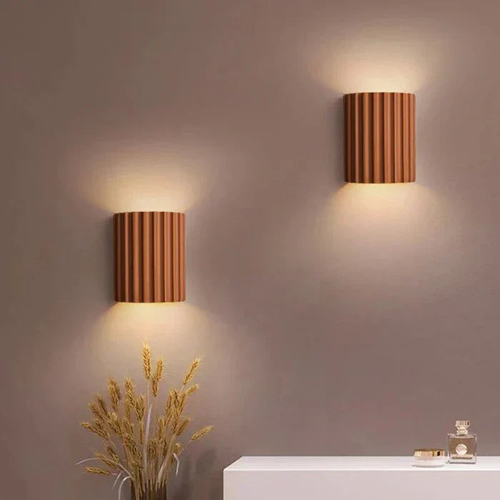 LUMINAIRE – Elegant Resin Wall Lamp Design