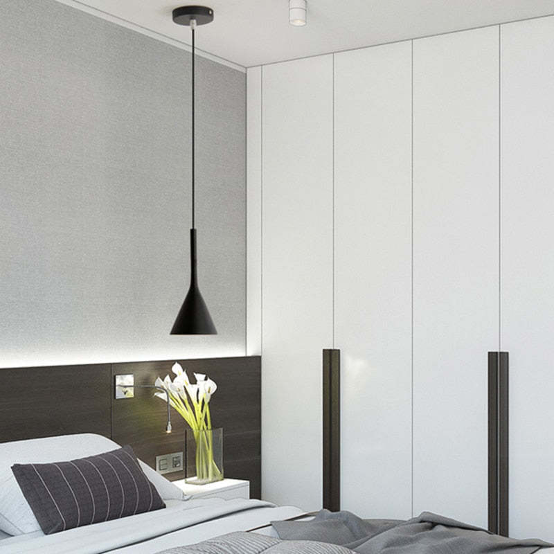 LUMINAIRE TRIANGLE – Modern Pendant Light Fixture