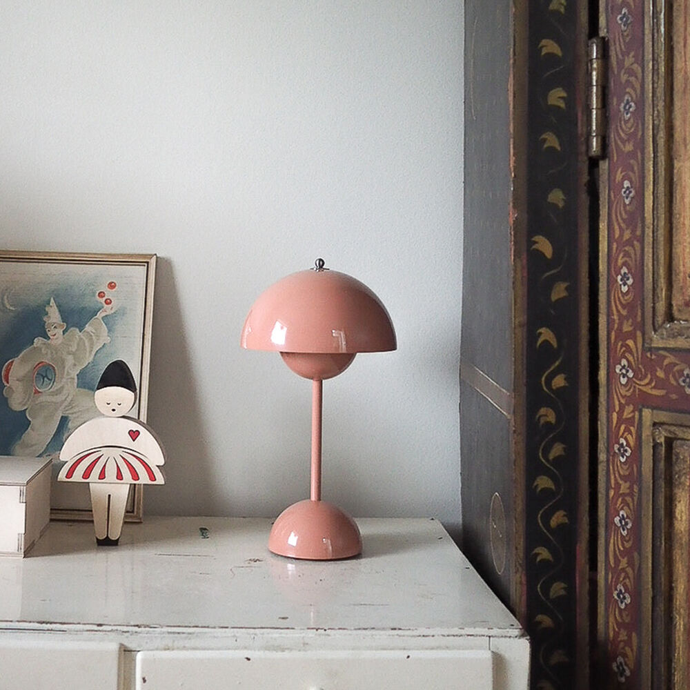 LUNARIA – Chic Wireless LED Table Lamp