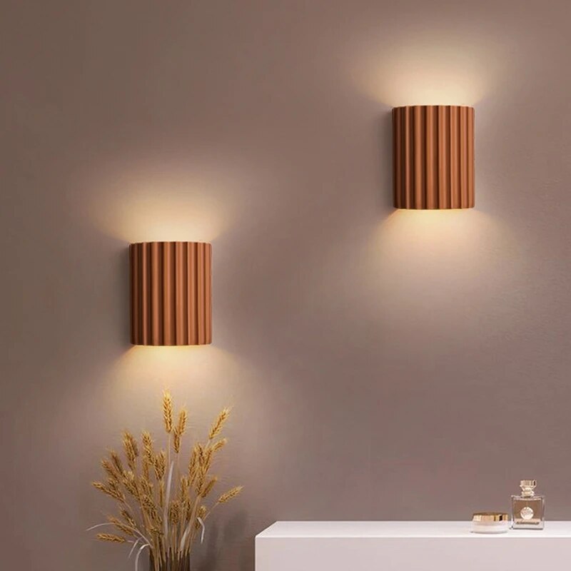 LUMINOUS ARTISTRY – Modern Resin Wall Lamp