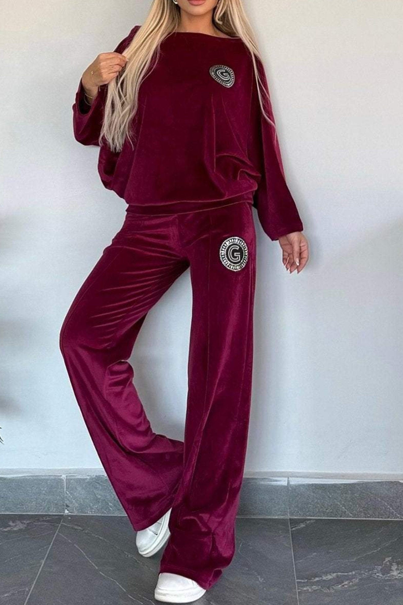 Elegant Two-Piece Suede Suit with Batwing Sleeves