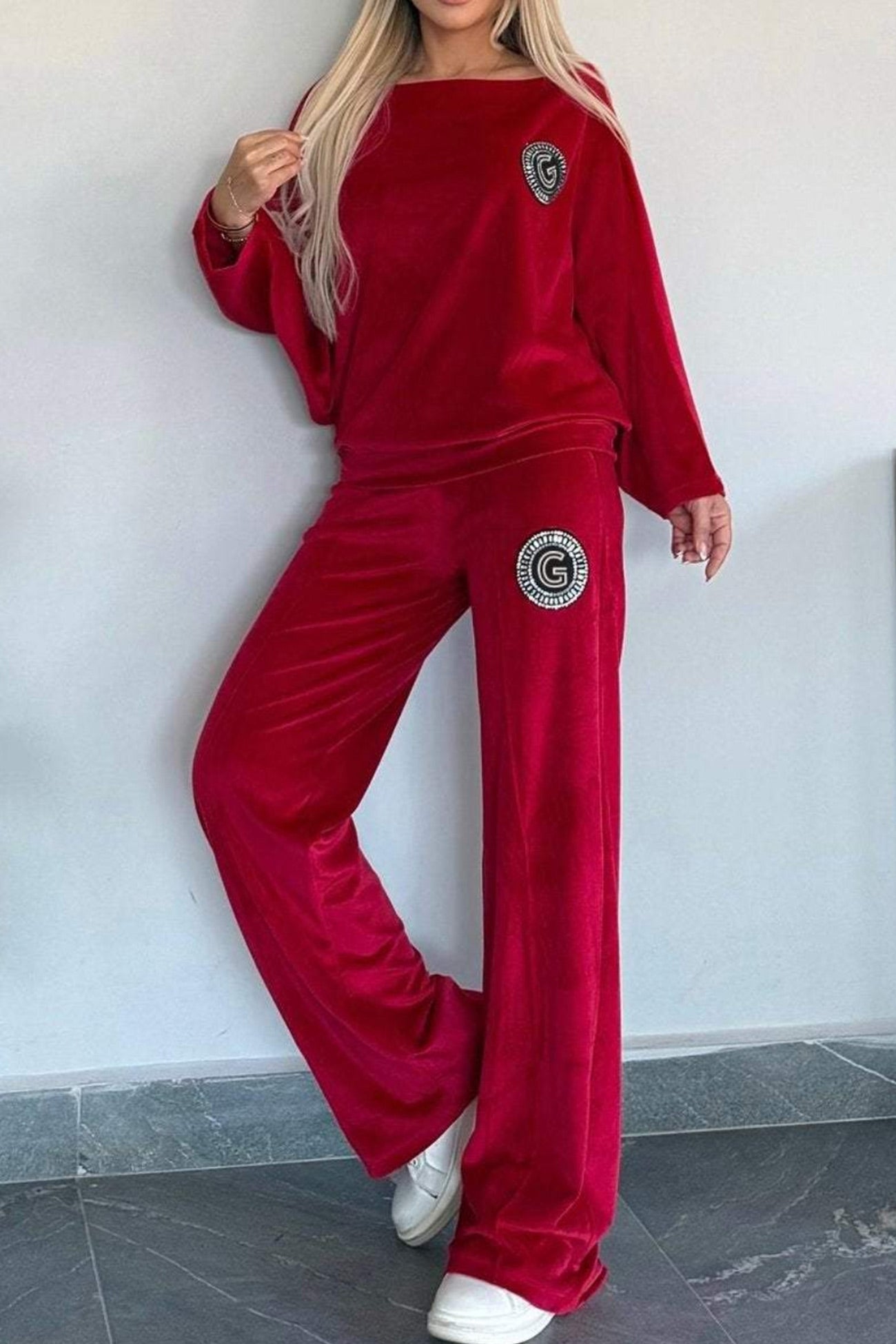 Elegant Two-Piece Suede Suit with Batwing Sleeves