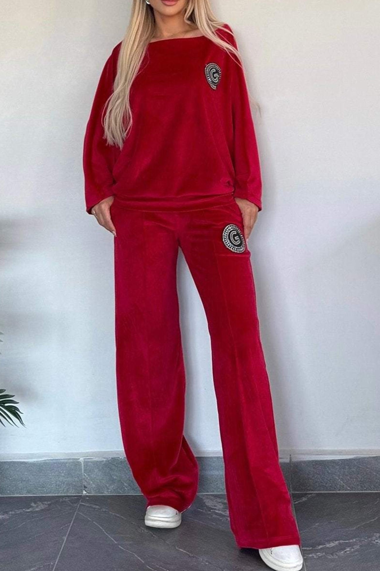 Elegant Two-Piece Suede Suit with Batwing Sleeves