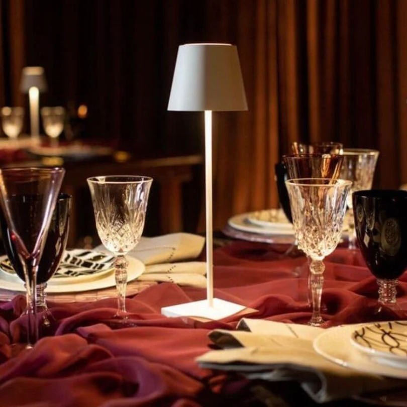 LUMINOUS – Elegant Cordless LED Table Lamp
