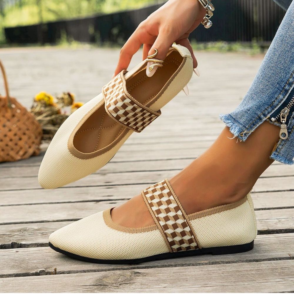 Stylish Tapered Canvas Flats for Everyday Wear