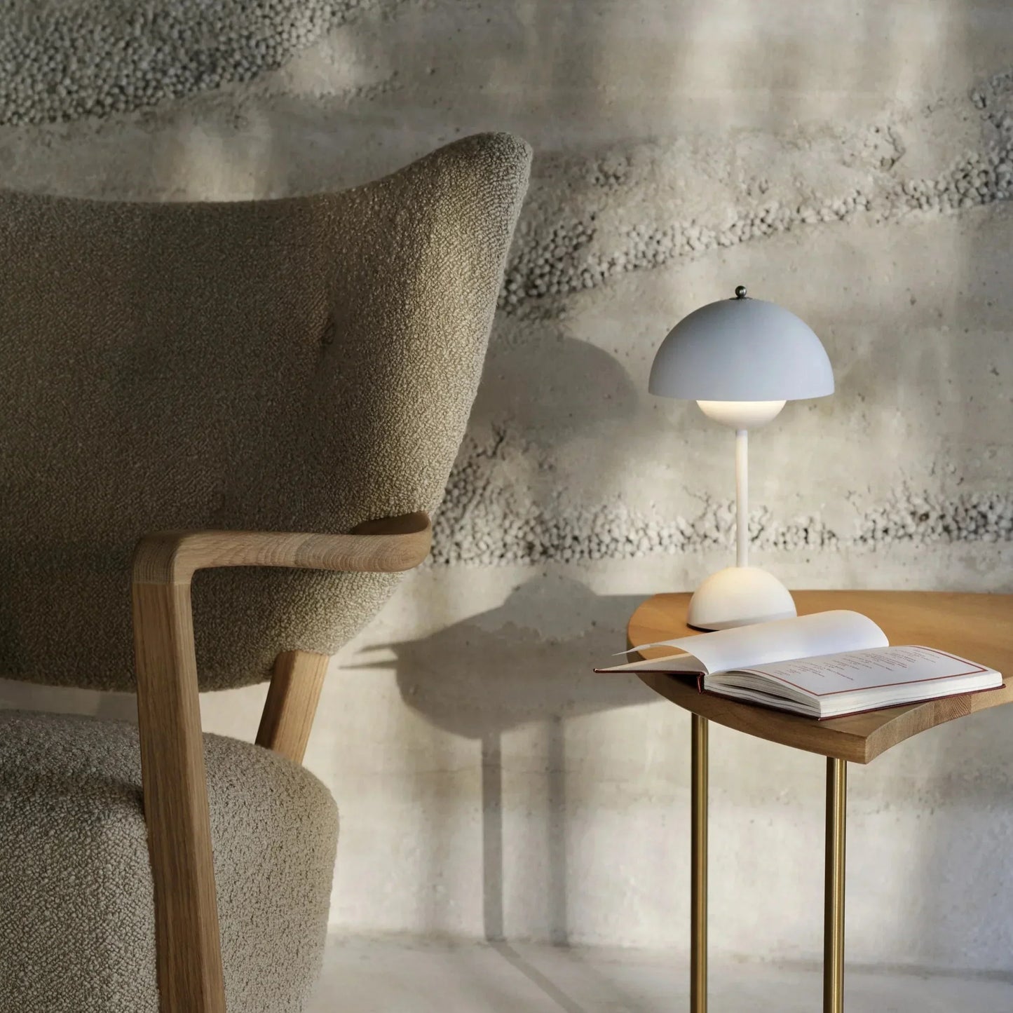 LUNARIA – Chic Wireless LED Table Lamp