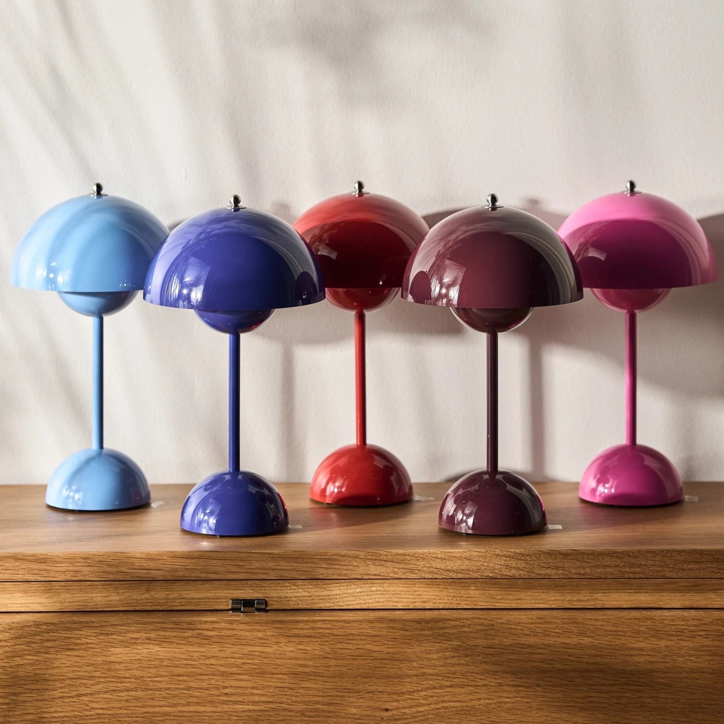 LUNARIA – Chic Wireless LED Table Lamp