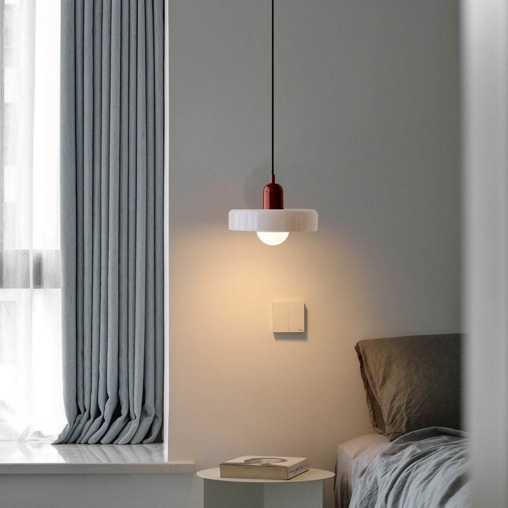LUMINAIRE ARTISAN – Elegant Bauhaus Pendant Light